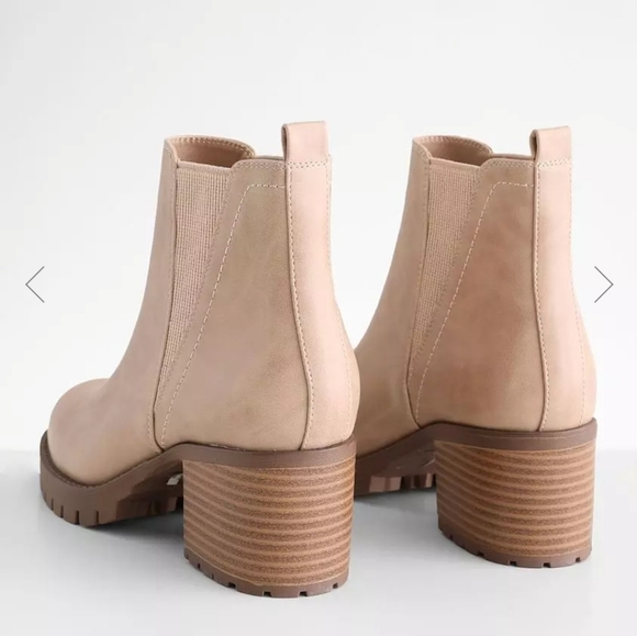 MIA Lylith Chelsea Lug Ankle Boot - Picture 2 of 6